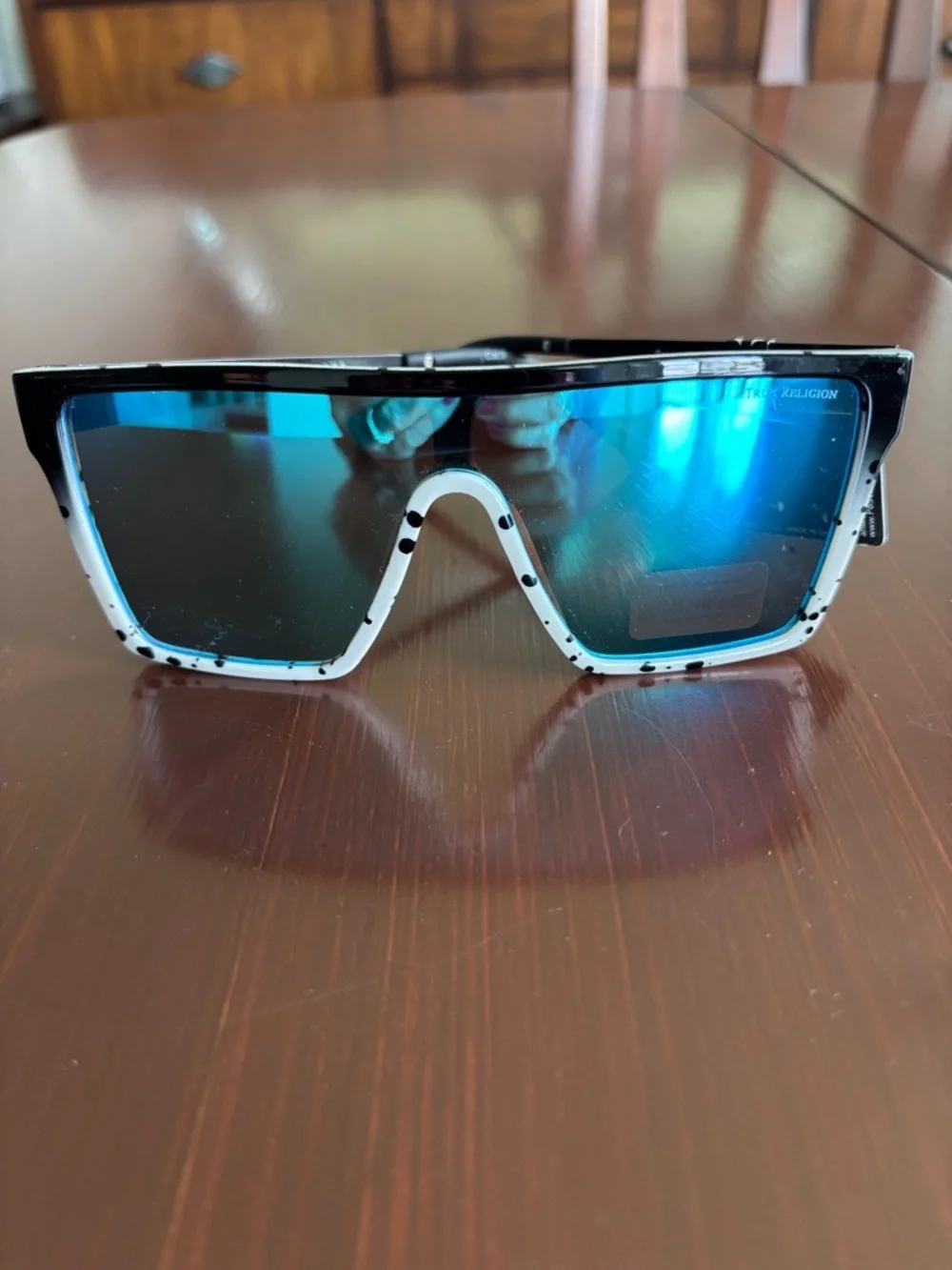 True Religion 100% UV protection flat top frame,blue mirror lens,CAT 3